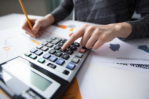 How Professional Bookkeeping Helps Small Businesses Stay Organized 